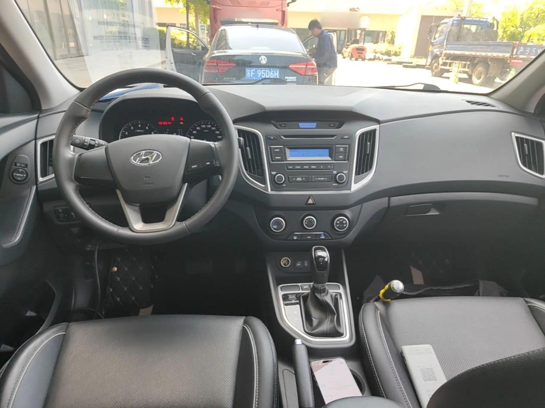Hyundai ix25 2015 1.6L Automatic Two-Wheel Drive Smart GLS Trim — миниатюра 13