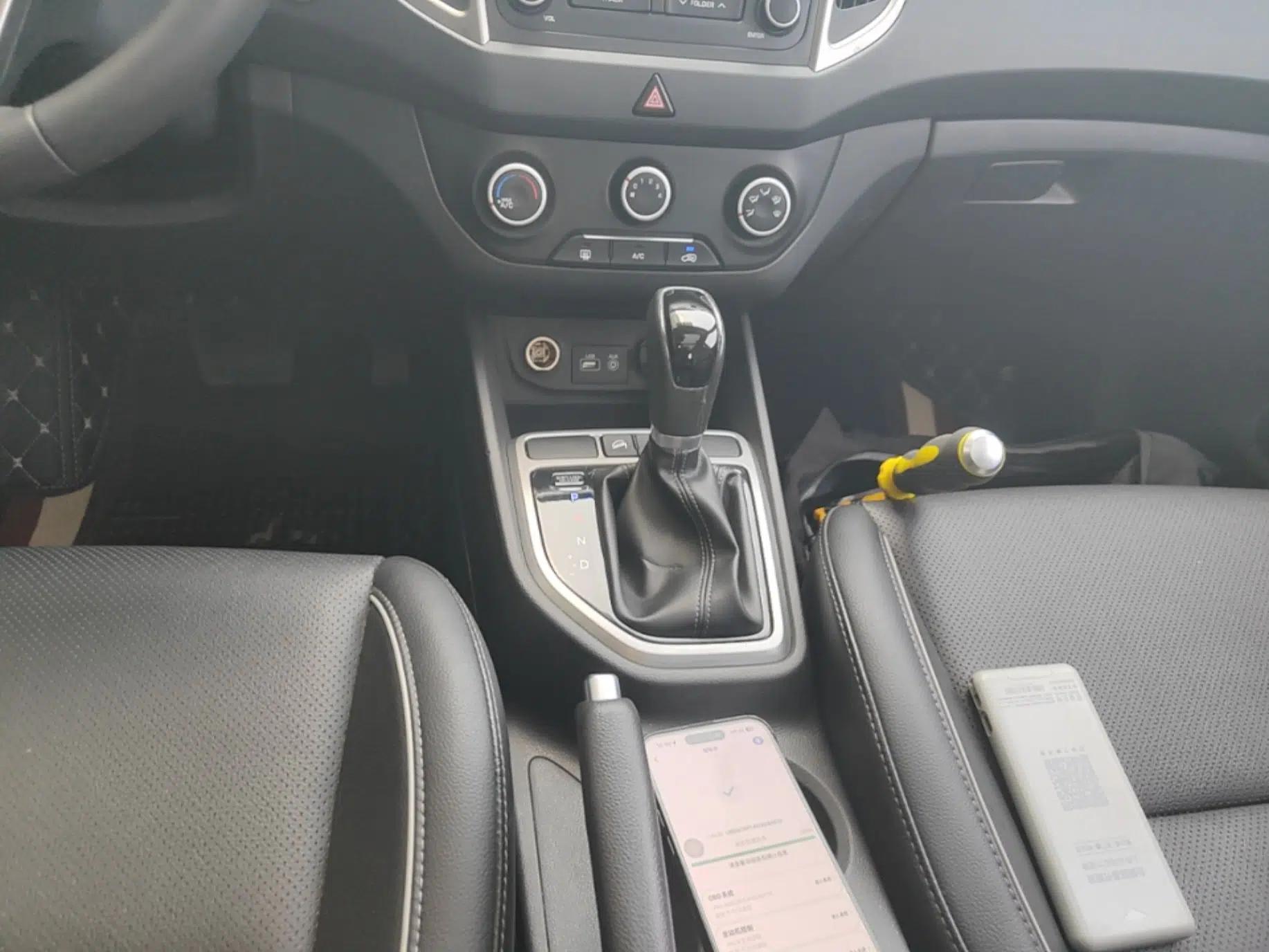 Hyundai ix25 2015 1.6L Automatic Two-Wheel Drive Smart GLS Trim — миниатюра 17