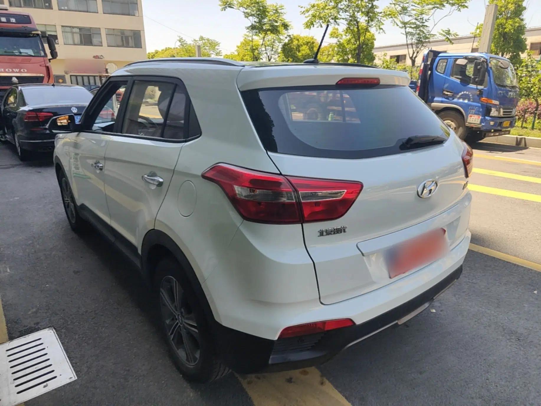 Hyundai ix25 2015 1.6L Automatic Two-Wheel Drive Smart GLS Trim — миниатюра 4