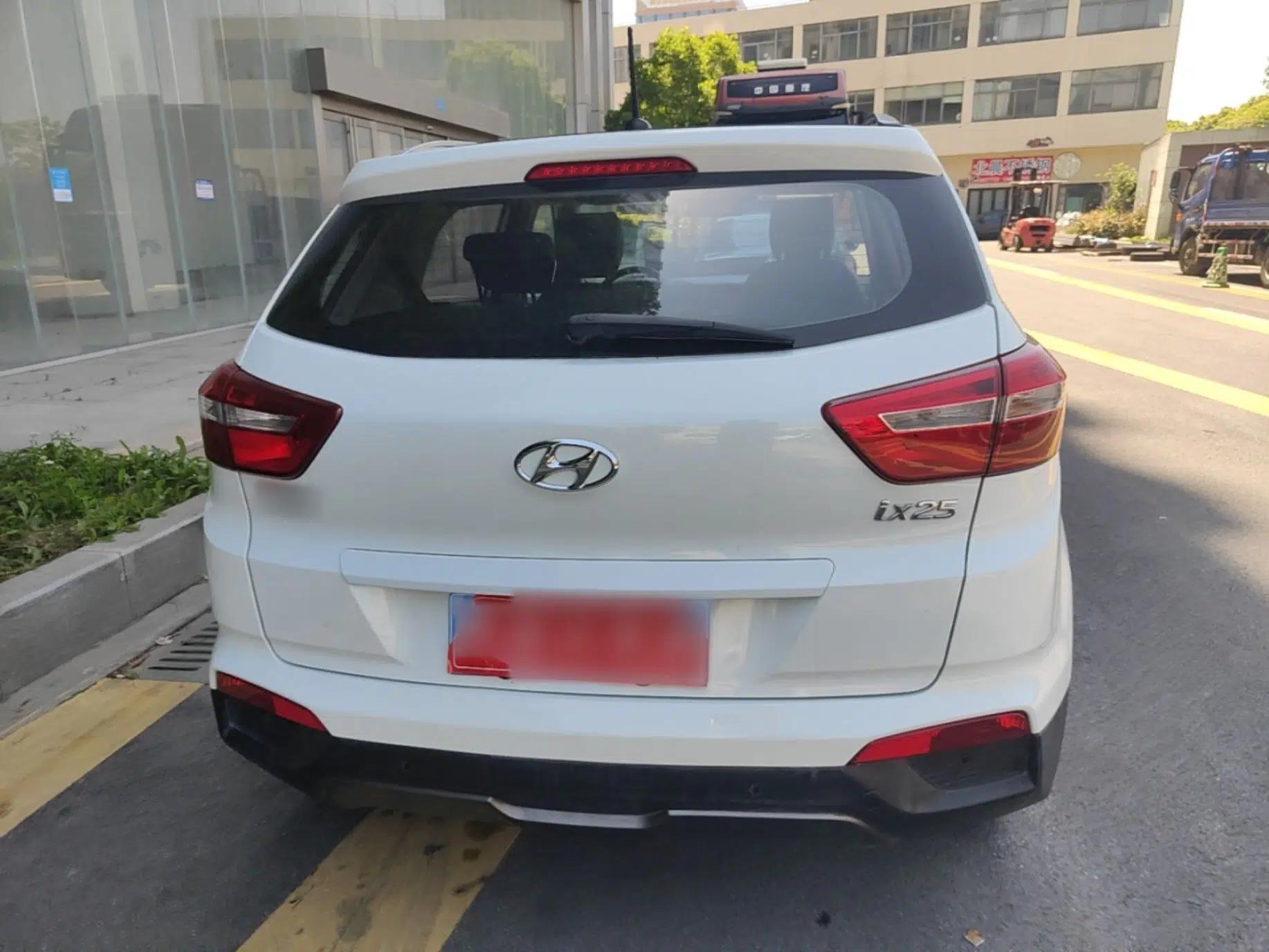 Hyundai ix25 2015 1.6L Automatic Two-Wheel Drive Smart GLS Trim — миниатюра 5