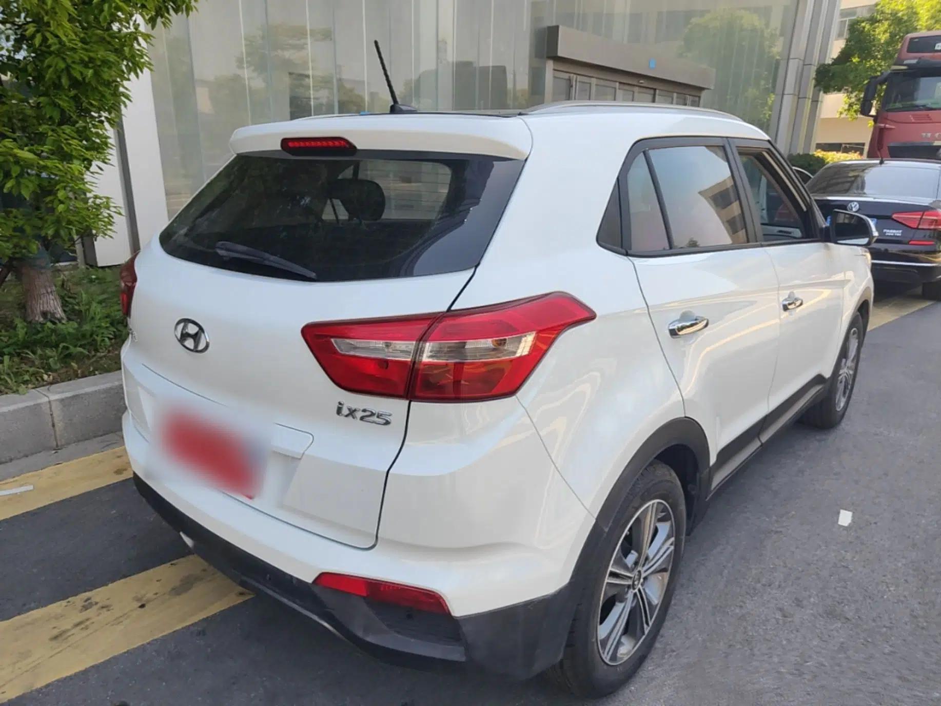 Hyundai ix25 2015 1.6L Automatic Two-Wheel Drive Smart GLS Trim — миниатюра 6