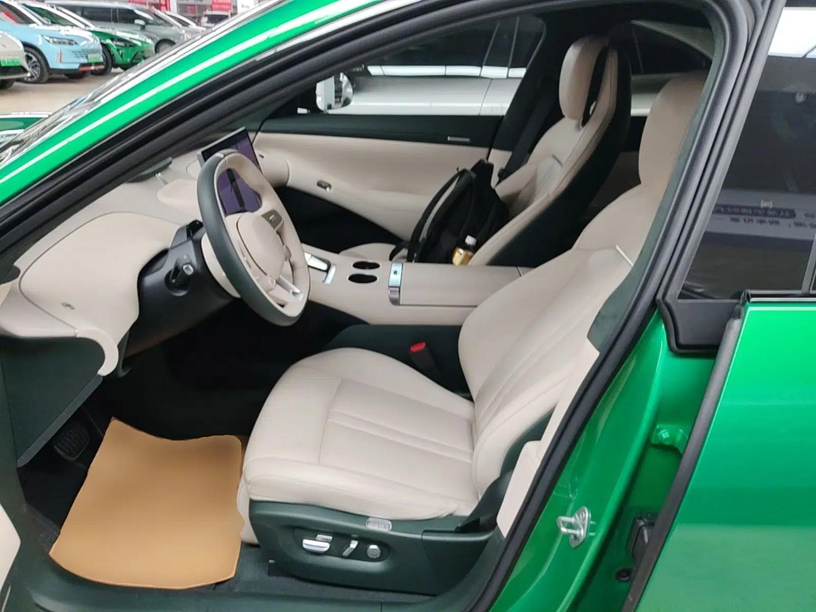 Xiaomi Auto YU7 2025 Ultra-Long Range High-Performance All-Wheel-Drive Max Edition — миниатюра 18