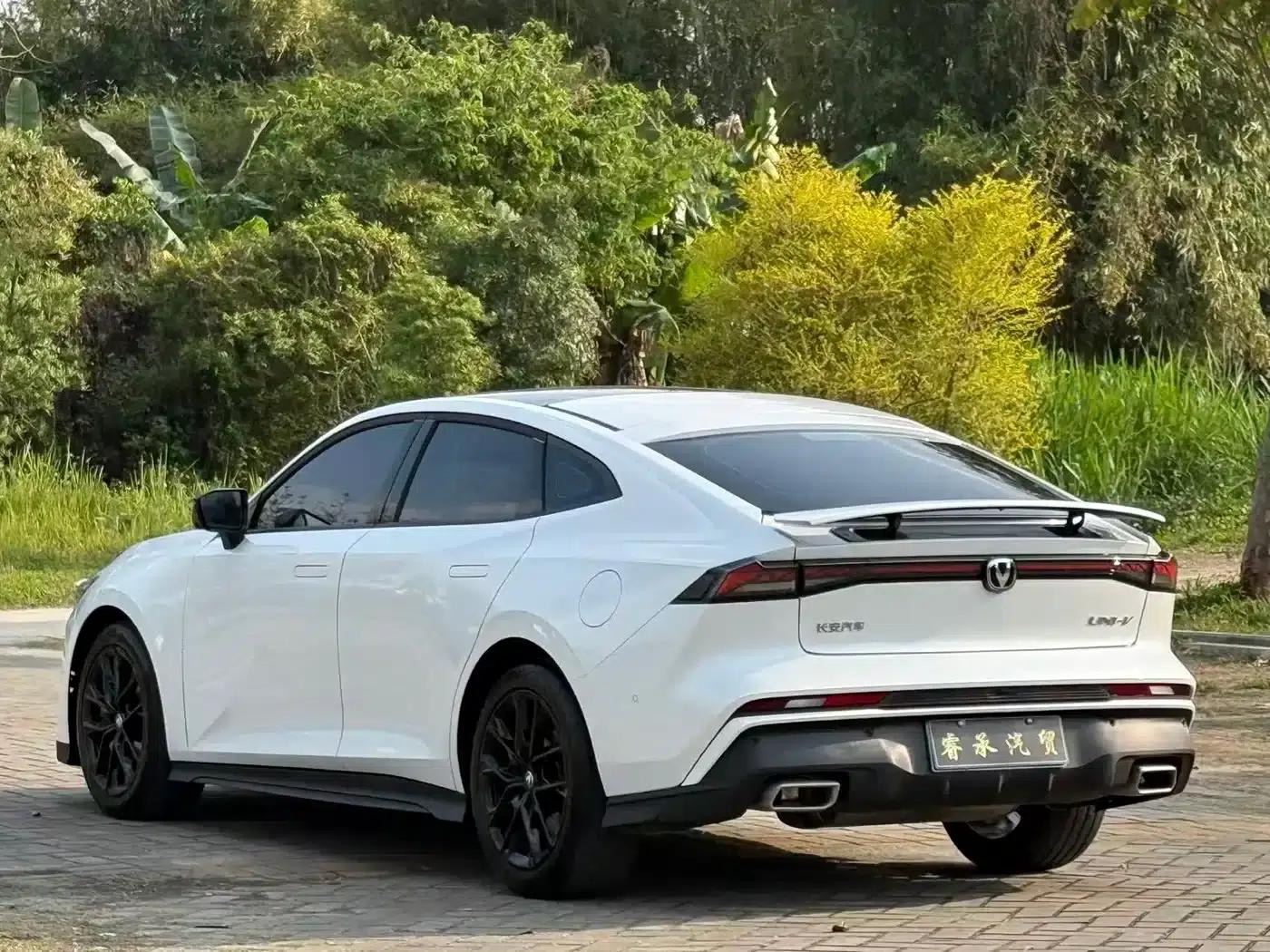 Changan UNI-V 2024 1.5T Smart Navigation Edition — миниатюра 4