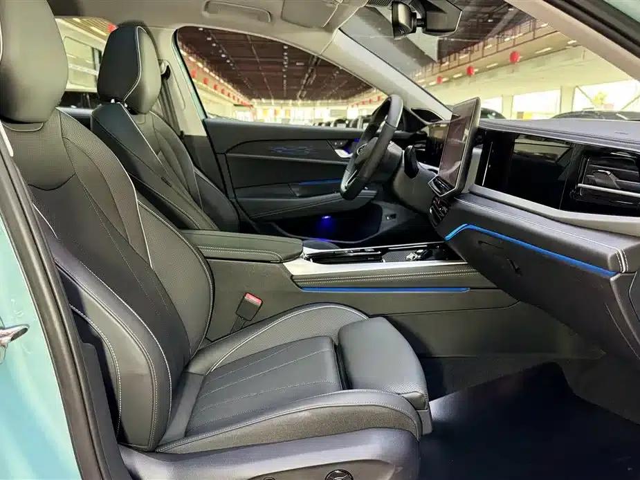 2025 Passat Pro 380TSI Starry Dragon Edition — миниатюра 20