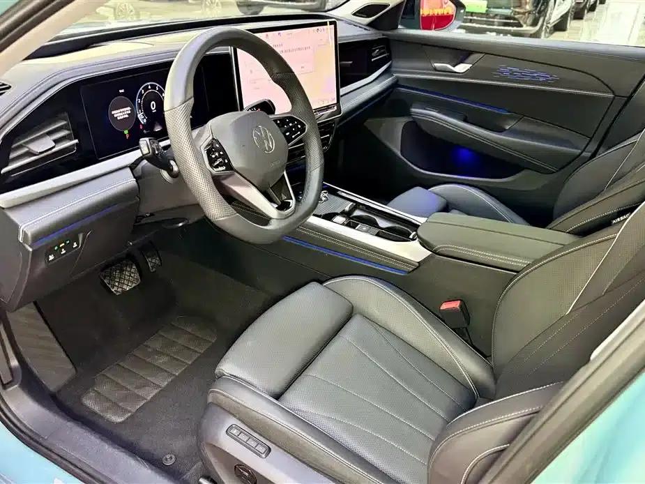 2025 Passat Pro 380TSI Starry Dragon Edition — миниатюра 25