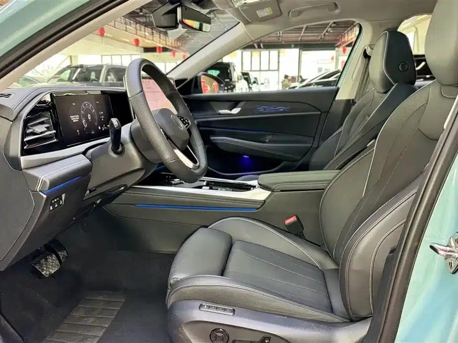 2025 Passat Pro 380TSI Starry Dragon Edition — миниатюра 26