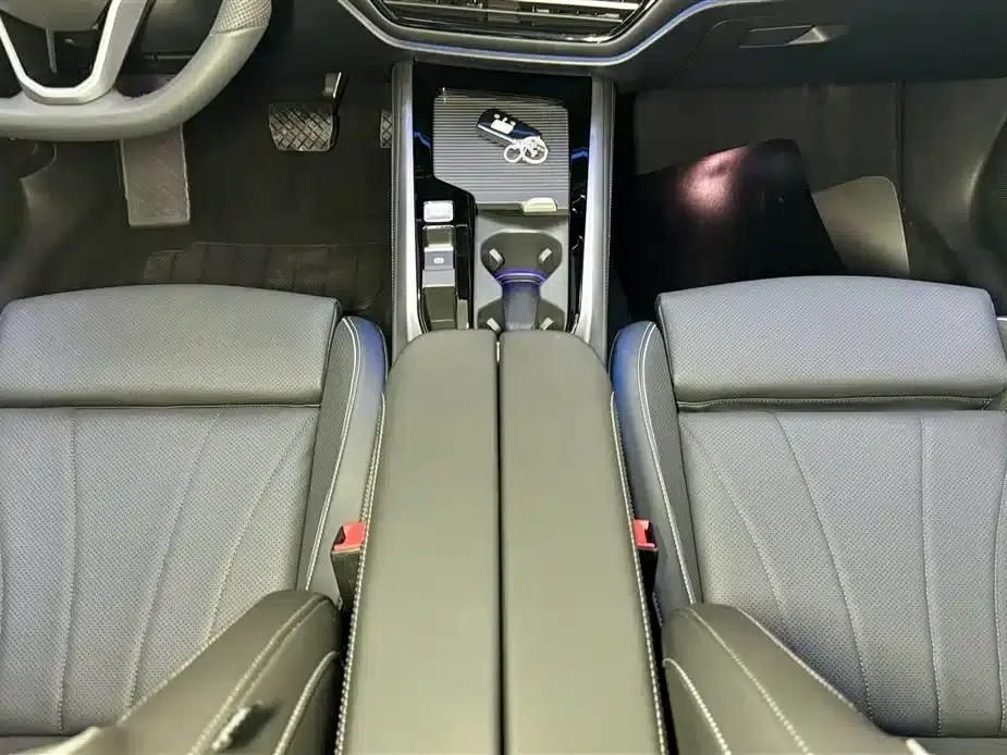 2025 Passat Pro 380TSI Starry Dragon Edition — миниатюра 28
