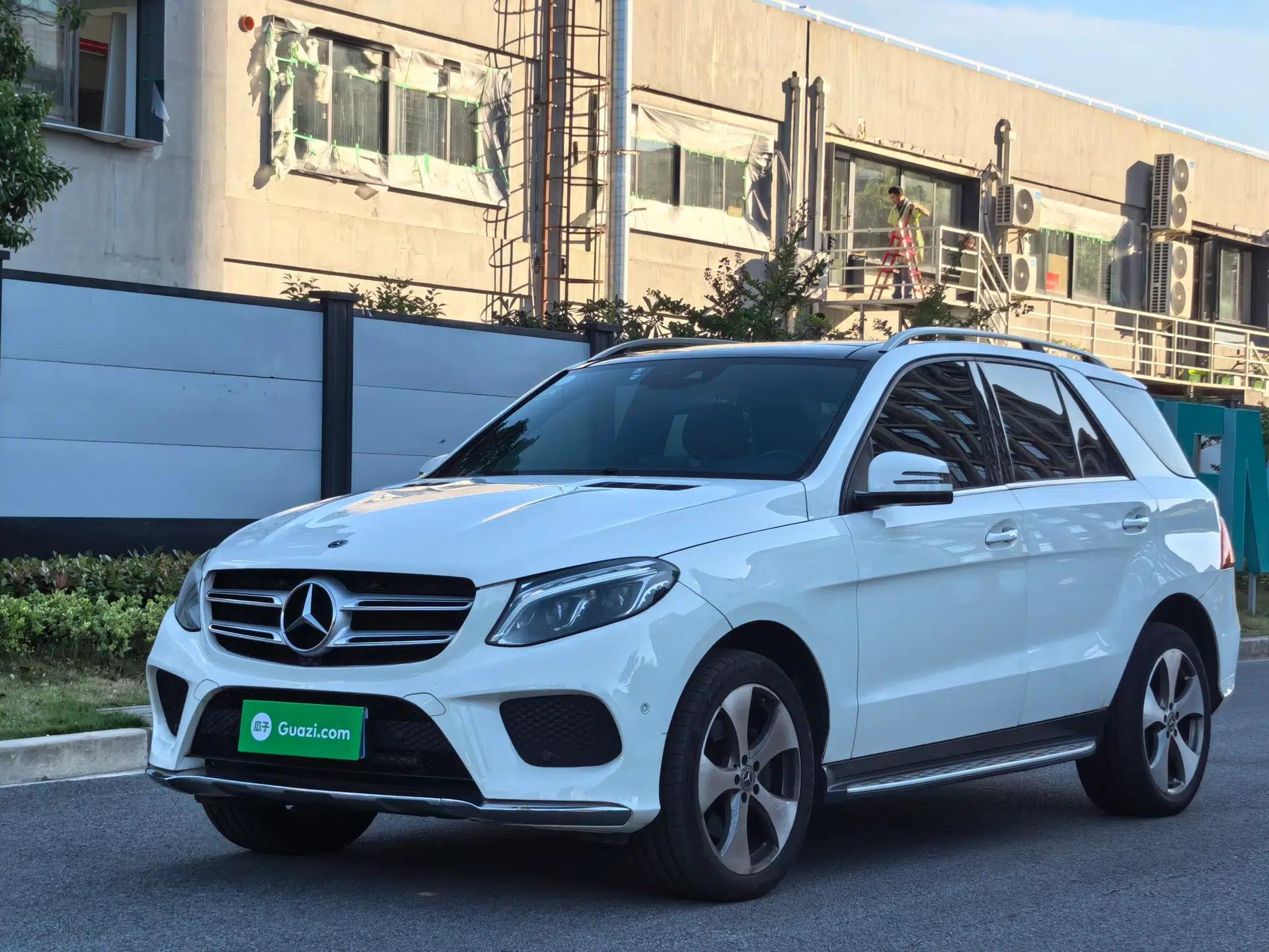 Mercedes-Benz GLE 2018 GLE 320 4MATIC Luxury Collection Edition — миниатюра 3