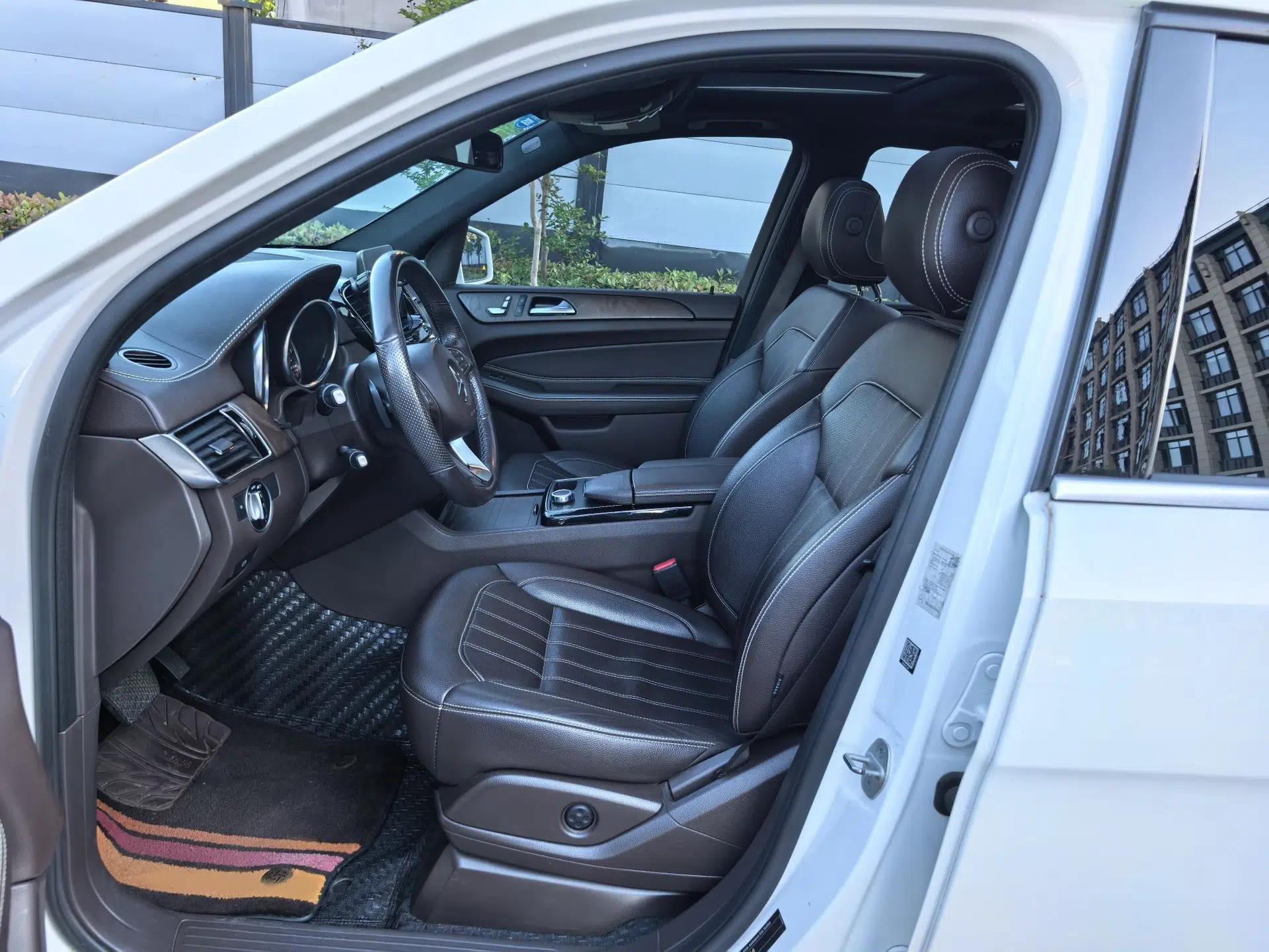 Mercedes-Benz GLE 2018 GLE 320 4MATIC Luxury Collection Edition — миниатюра 22