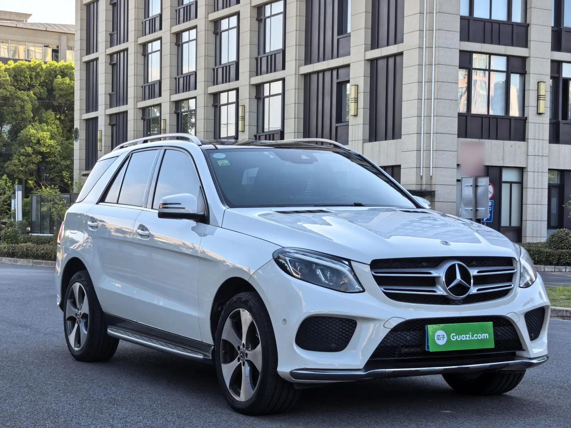 Mercedes-Benz GLE 2018 GLE 320 4MATIC Luxury Collection Edition — миниатюра 5