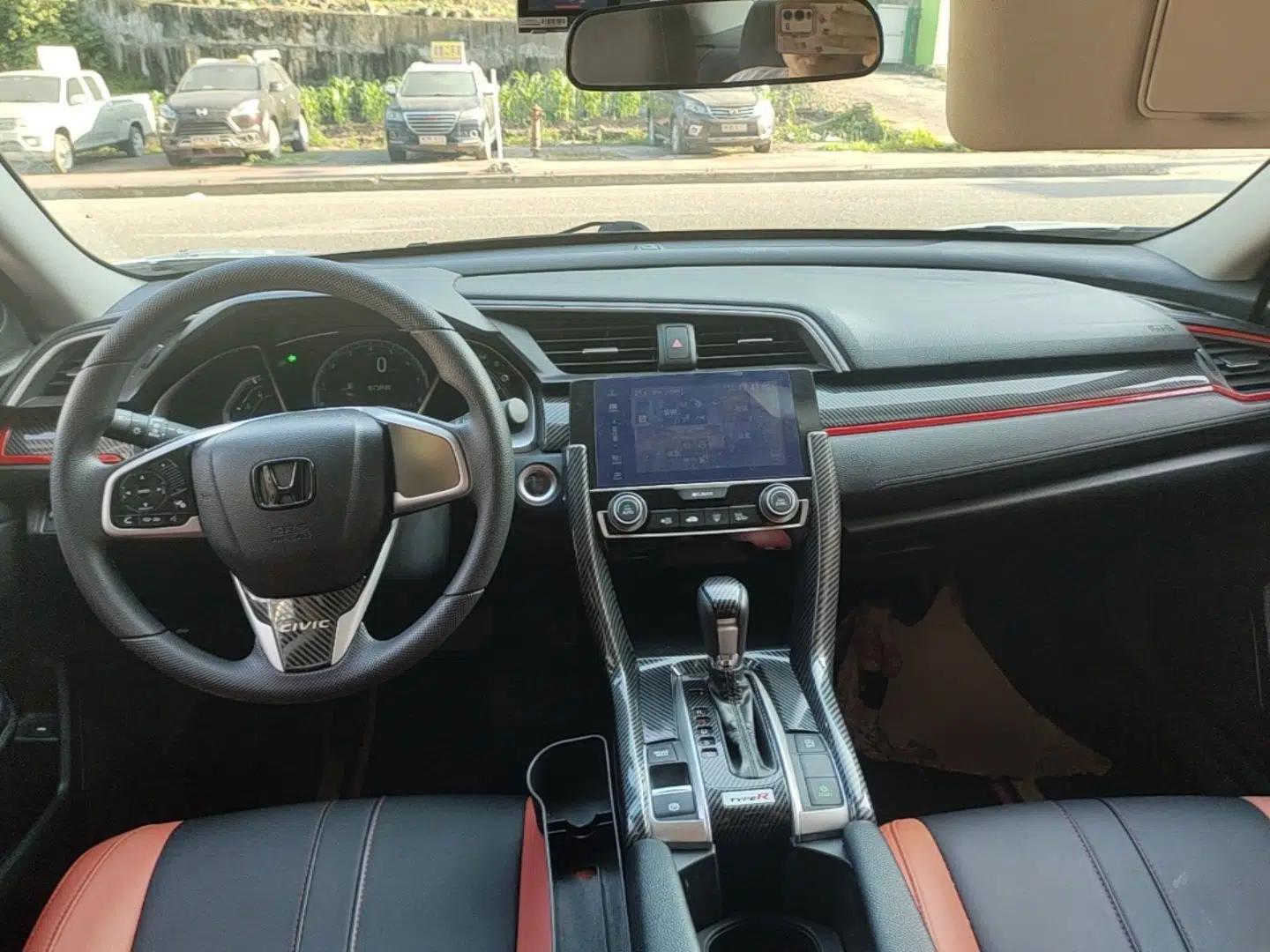 Honda Civic 2016 220TURBO CVT Luxury Edition — миниатюра 13