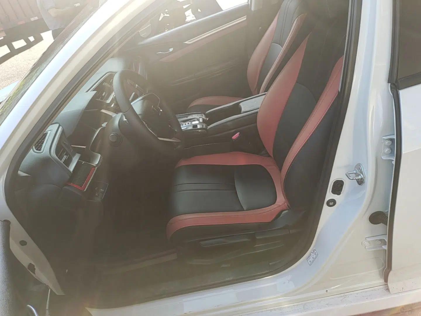 Honda Civic 2016 220TURBO CVT Luxury Edition — миниатюра 18