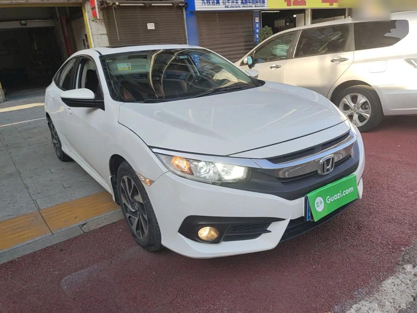 Honda Civic 2016 220TURBO CVT Luxury Edition — миниатюра 3
