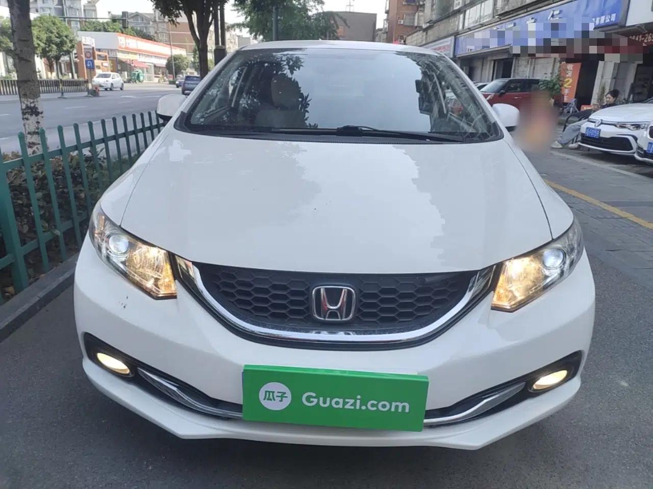 Honda Civic 2014 1.8L Automatic Classic Edition — миниатюра 2