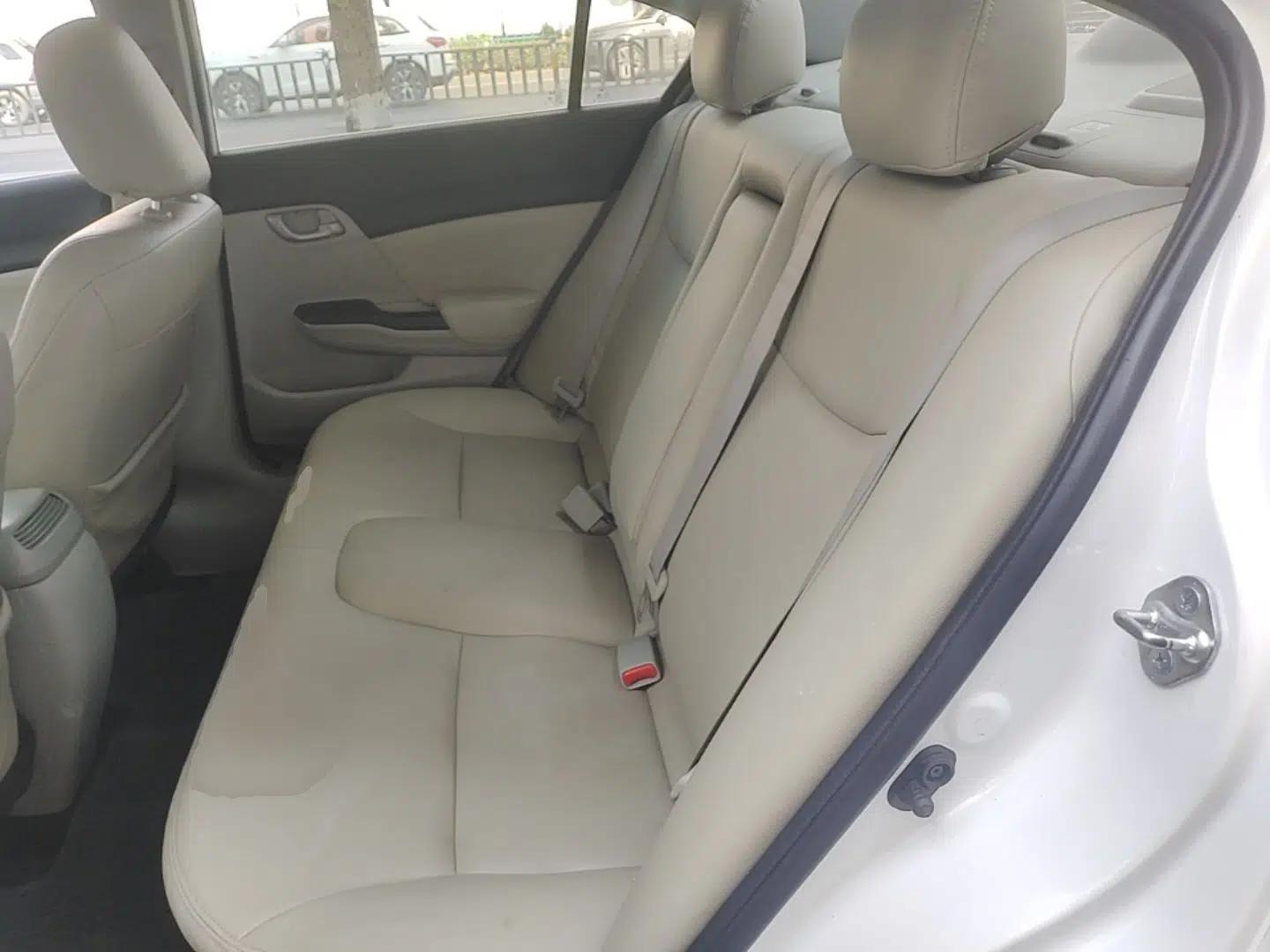 Honda Civic 2014 1.8L Automatic Classic Edition — миниатюра 20