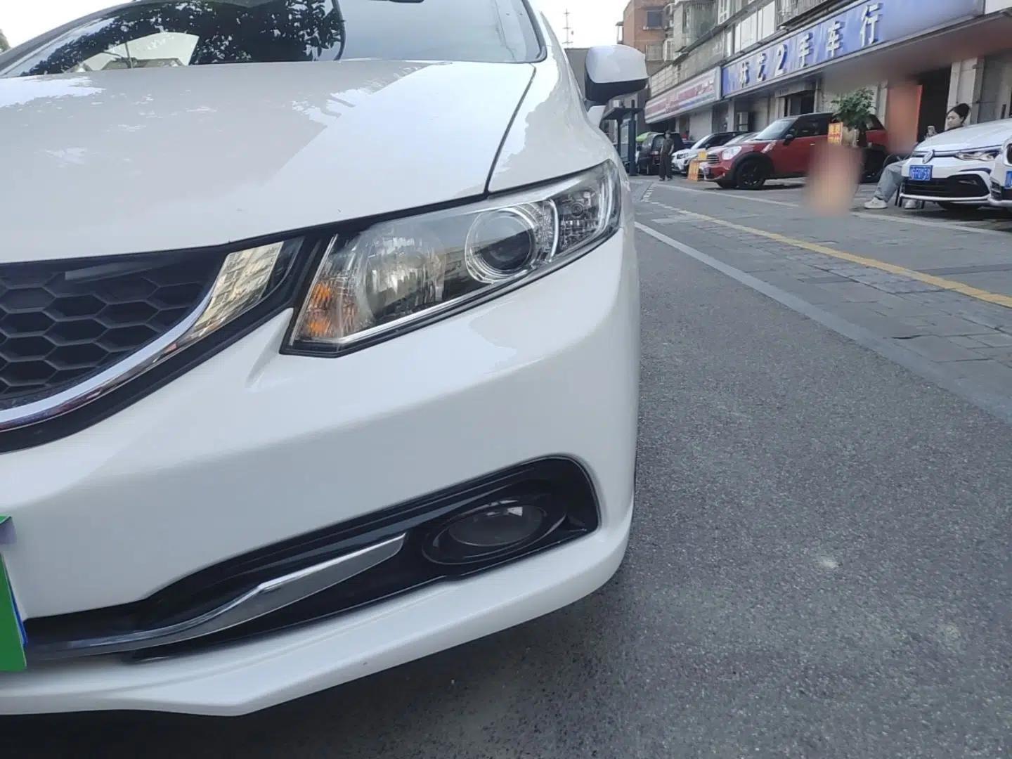 Honda Civic 2014 1.8L Automatic Classic Edition — миниатюра 9