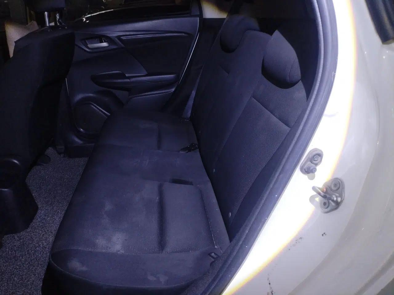 Honda Fit 2016 1.5L LXS CVT Comfort Sunroof Version — миниатюра 18
