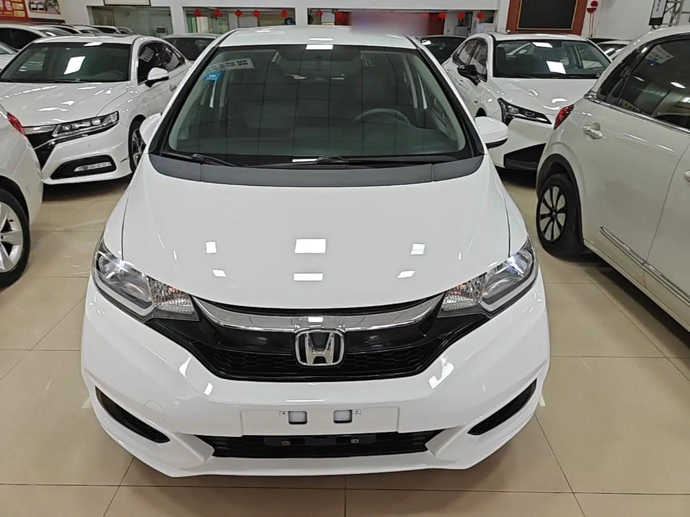 Honda Fit 2018 1.5L CVT Comfort Version — миниатюра 2