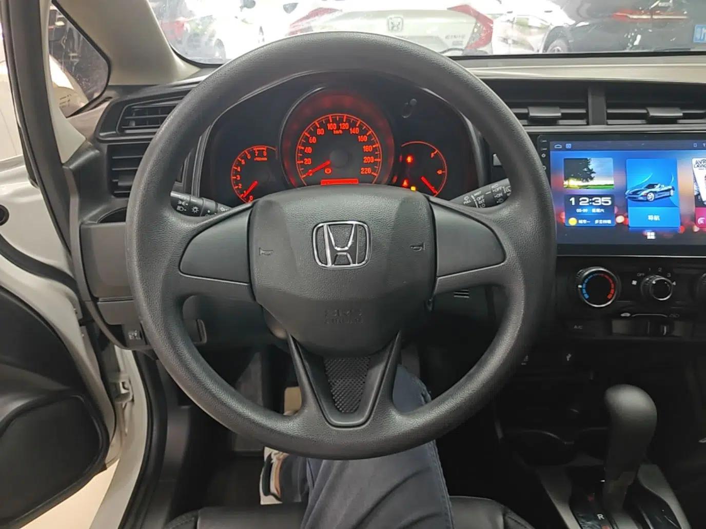 Honda Fit 2018 1.5L CVT Comfort Version — миниатюра 14