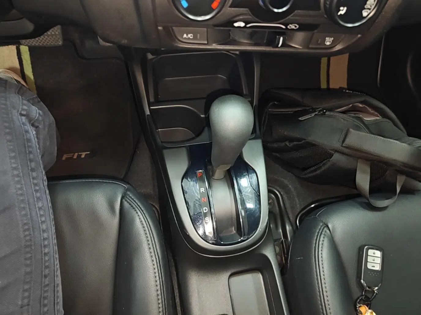 Honda Fit 2018 1.5L CVT Comfort Version — миниатюра 17