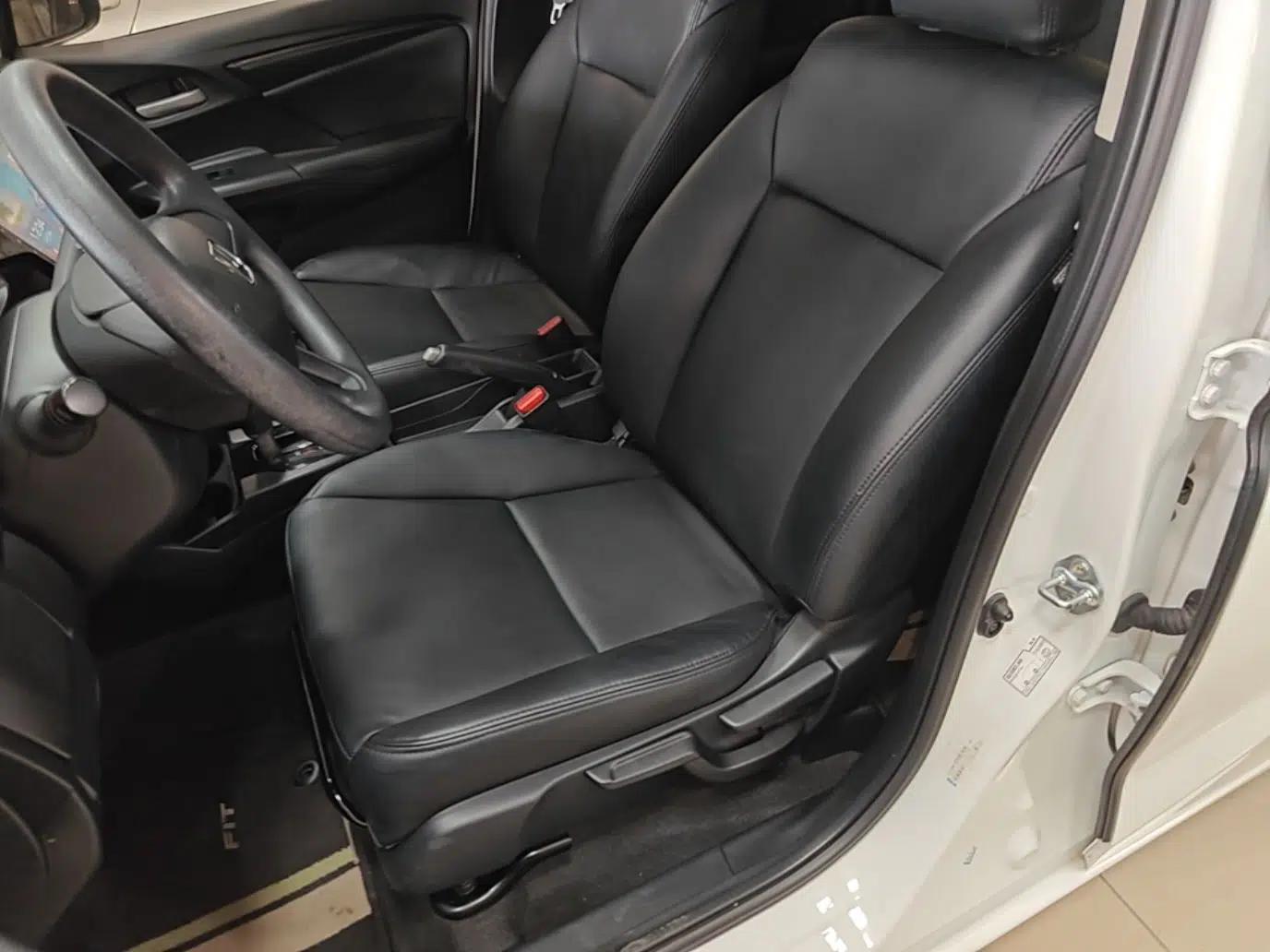 Honda Fit 2018 1.5L CVT Comfort Version — миниатюра 18