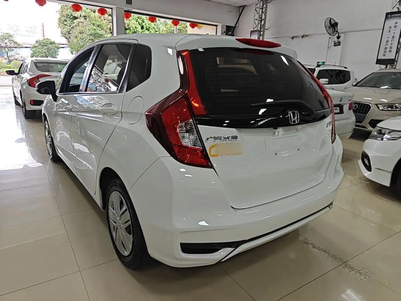 Honda Fit 2018 1.5L CVT Comfort Version — миниатюра 4
