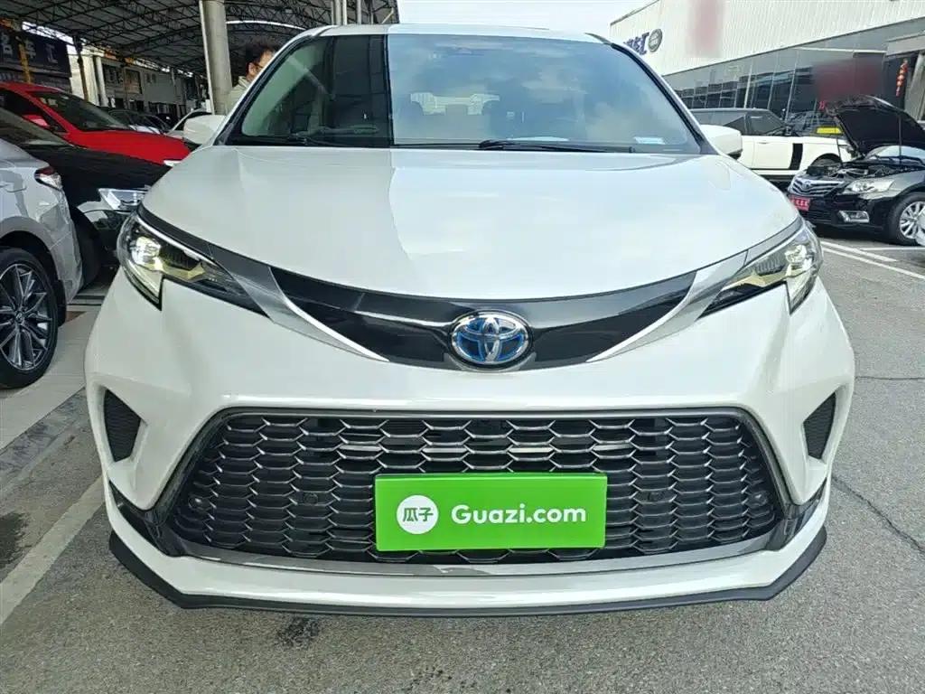 2023 Grevia 2.5L Hybrid Luxury Edition — миниатюра 3