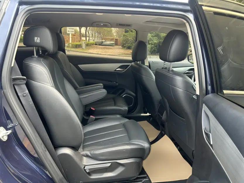 BYD Song MAX 2021 Upgraded Model 1.5T Automatic Luxury 6-Seater — миниатюра 29