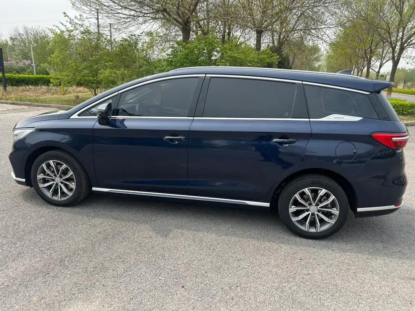 BYD Song MAX 2021 Upgraded Model 1.5T Automatic Luxury 6-Seater — миниатюра 9