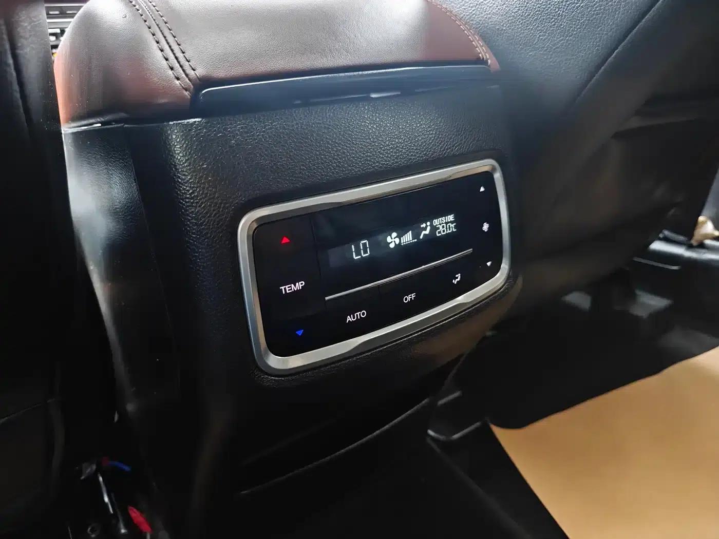 Trumpchi GS8 2017 320T 2WD Luxury Edition (7-seater) — миниатюра 9