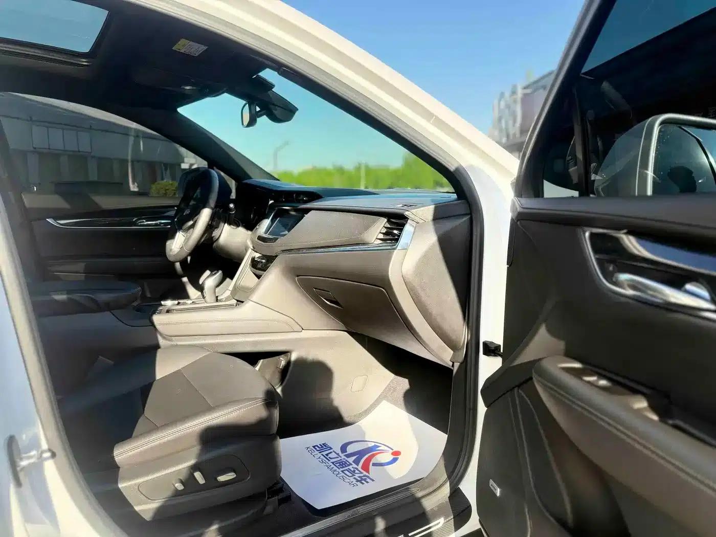 Cadillac XT5 2022 2.0T 2WD Luxury — миниатюра 12