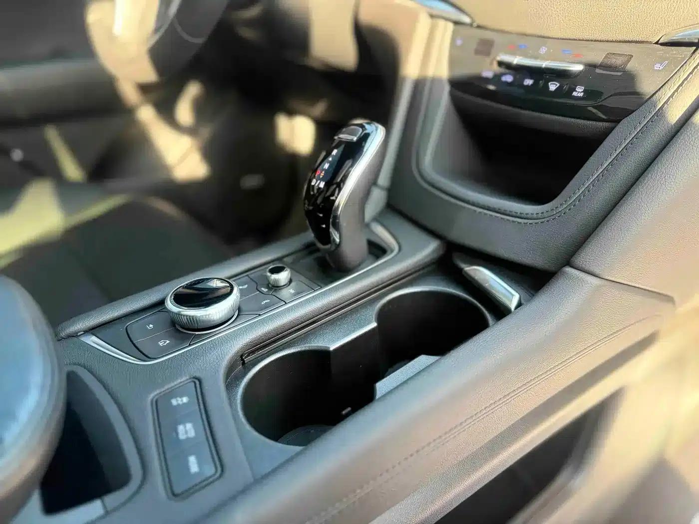 Cadillac XT5 2022 2.0T 2WD Luxury — миниатюра 13