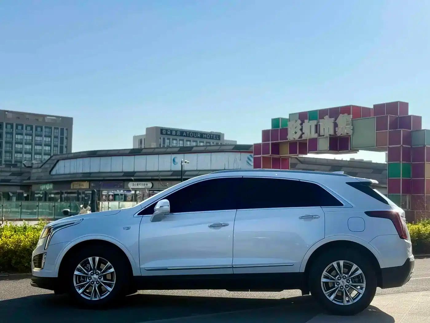 Cadillac XT5 2022 2.0T 2WD Luxury — миниатюра 3