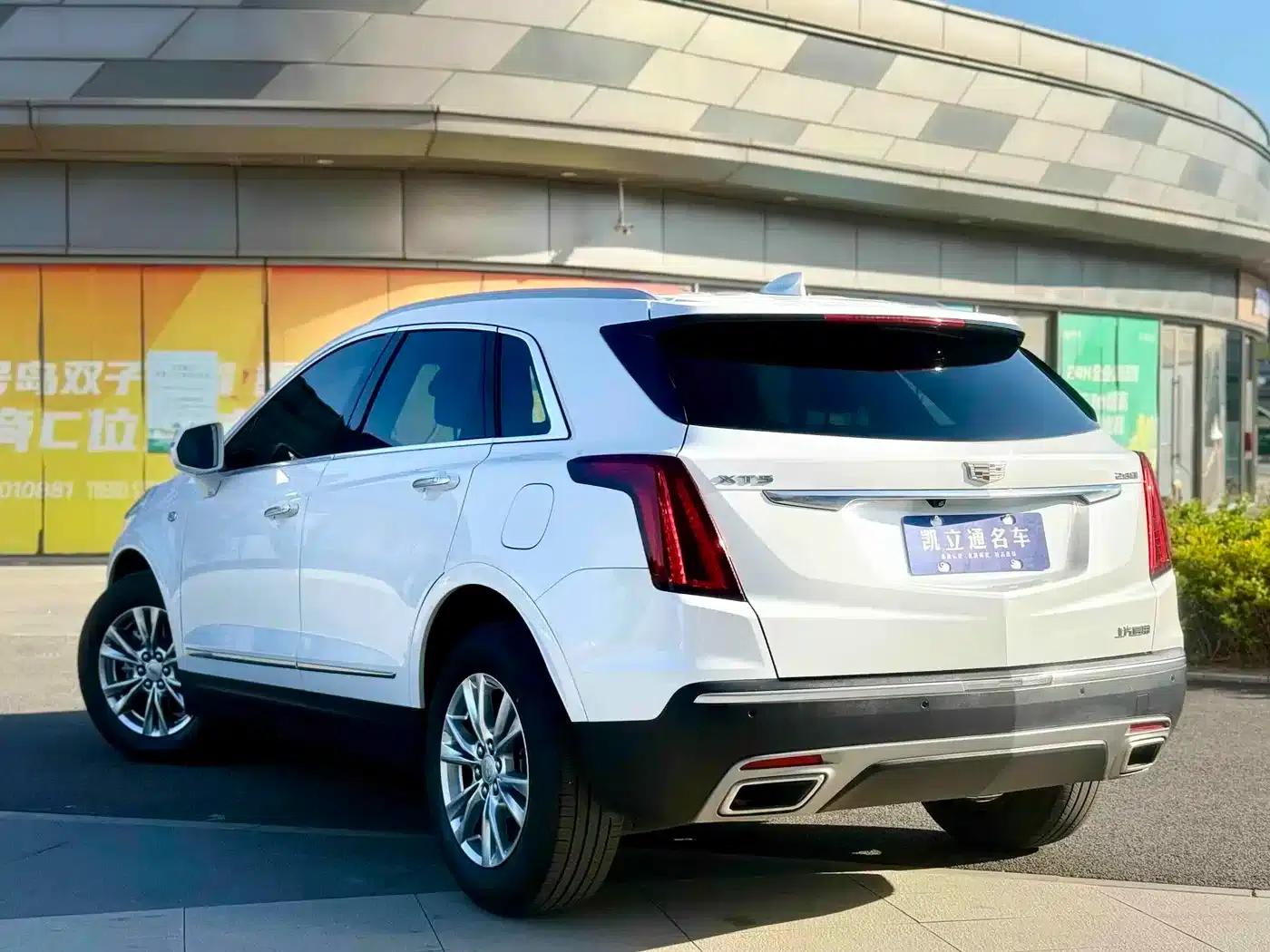 Cadillac XT5 2022 2.0T 2WD Luxury — миниатюра 4