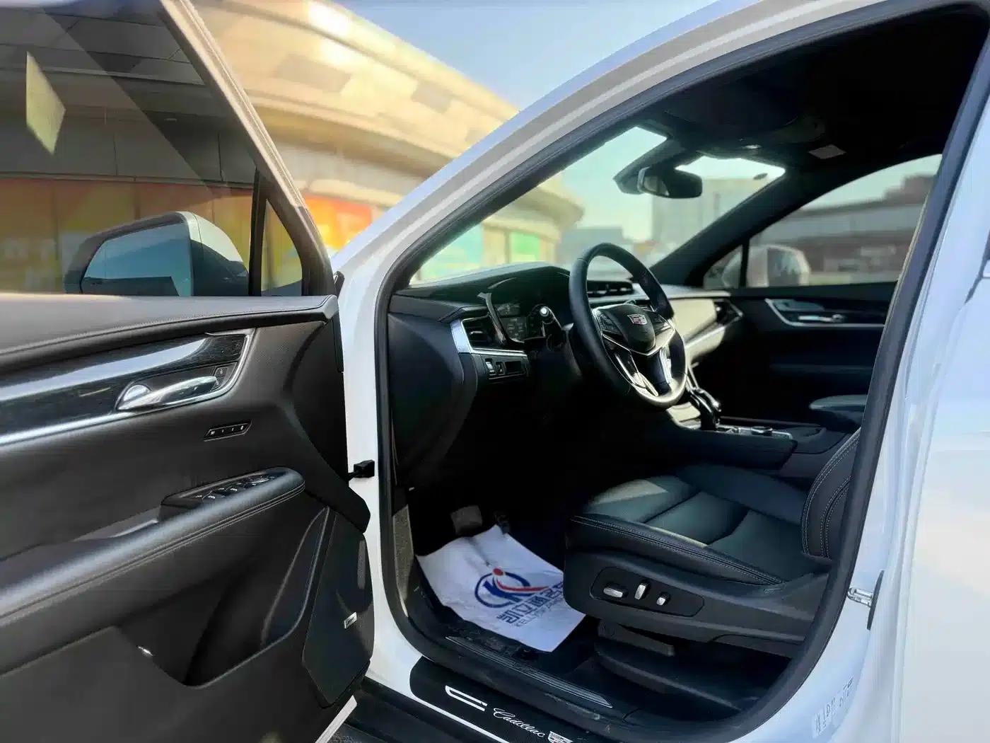 Cadillac XT5 2022 2.0T 2WD Luxury — миниатюра 6
