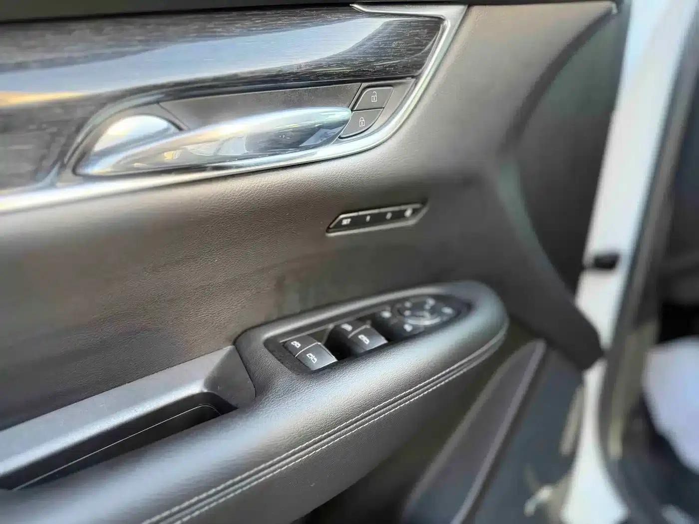 Cadillac XT5 2022 2.0T 2WD Luxury — миниатюра 8