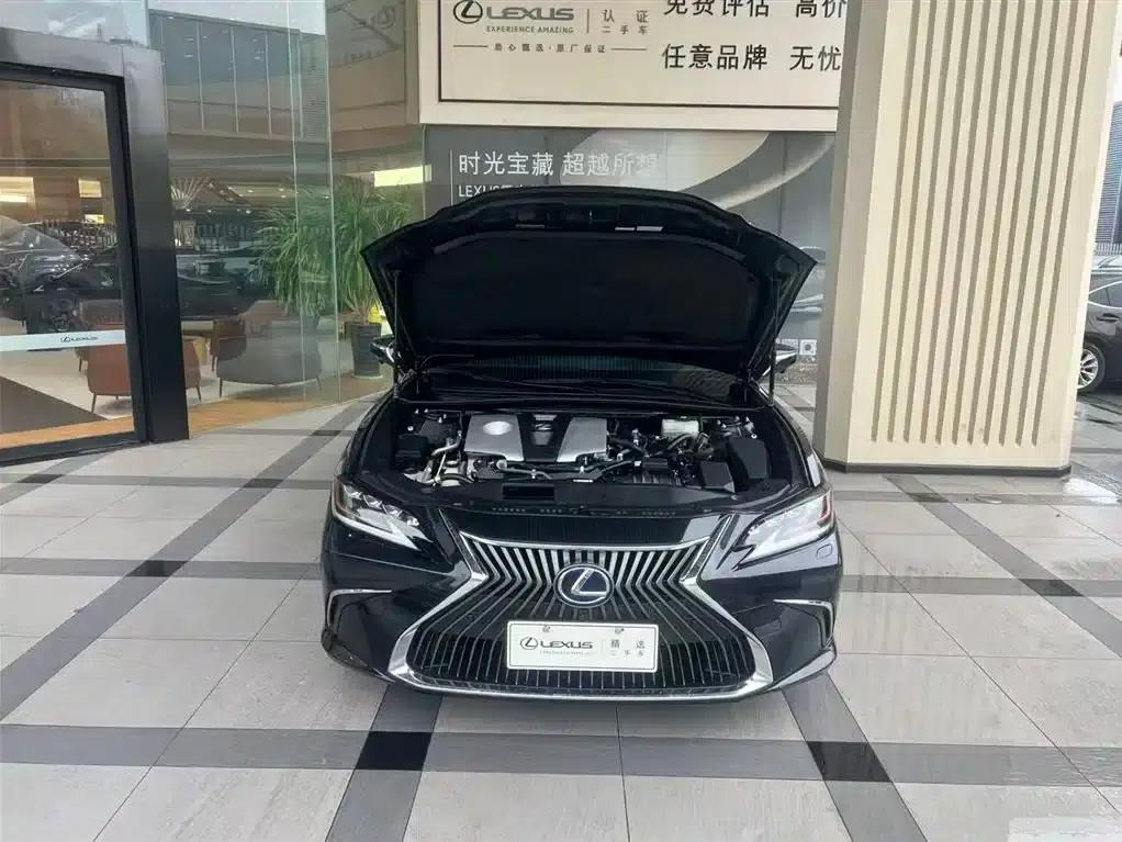 Lexus ES 2020 300h Premium Edition — миниатюра 8