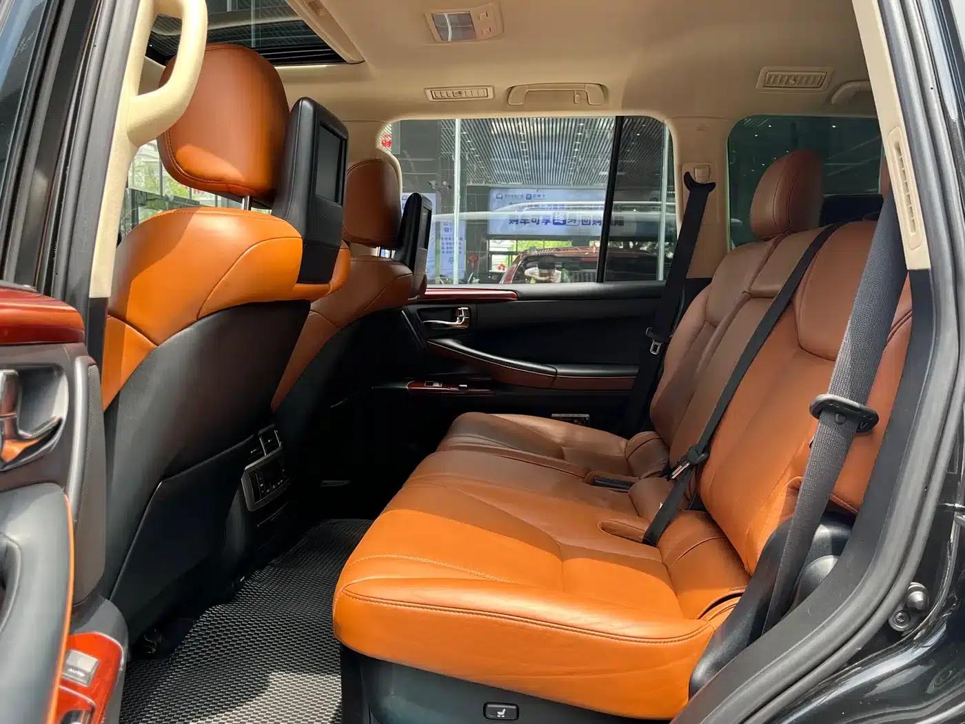 2015 Lexus LX570 Middle East Edition — миниатюра 6
