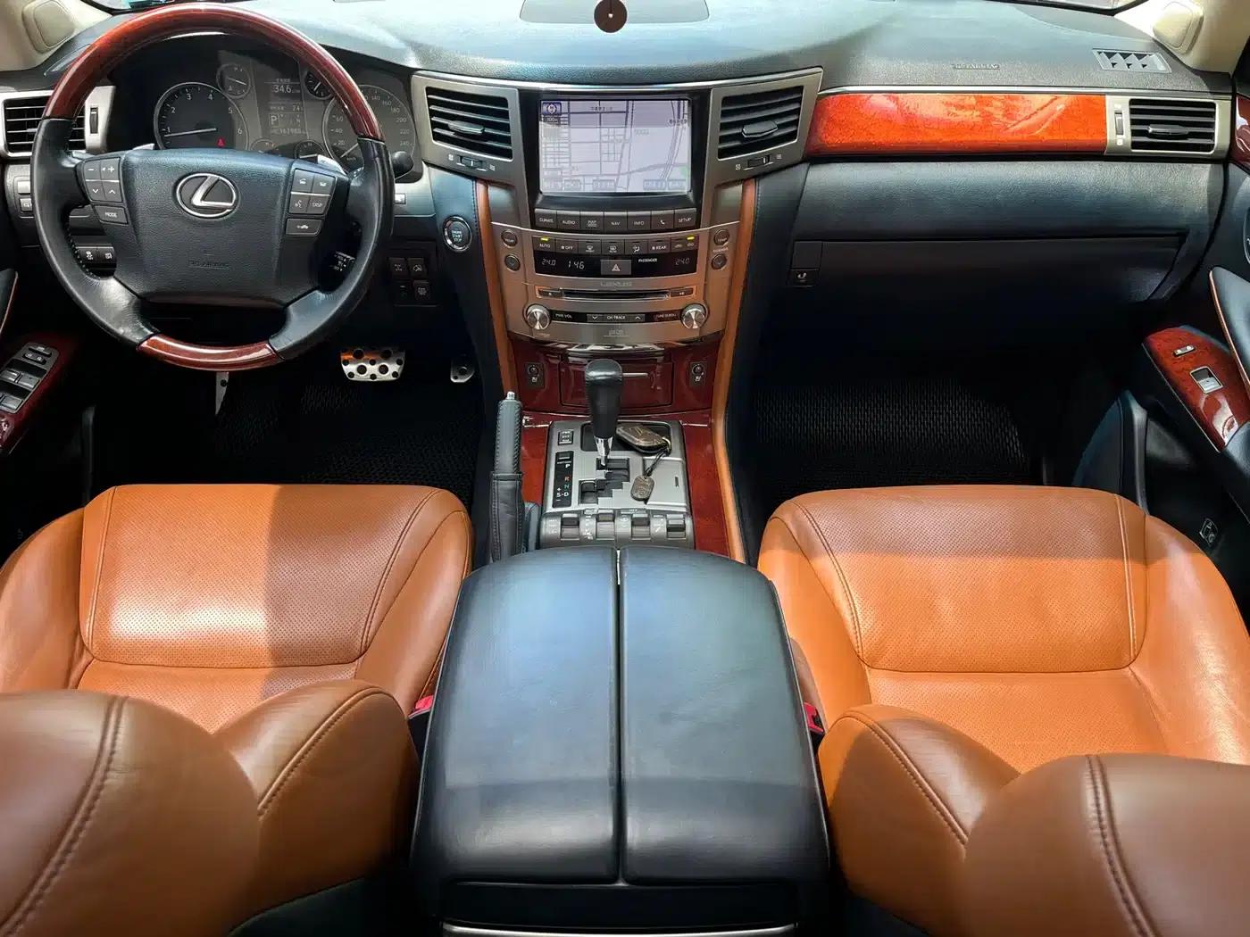 2015 Lexus LX570 Middle East Edition — миниатюра 7