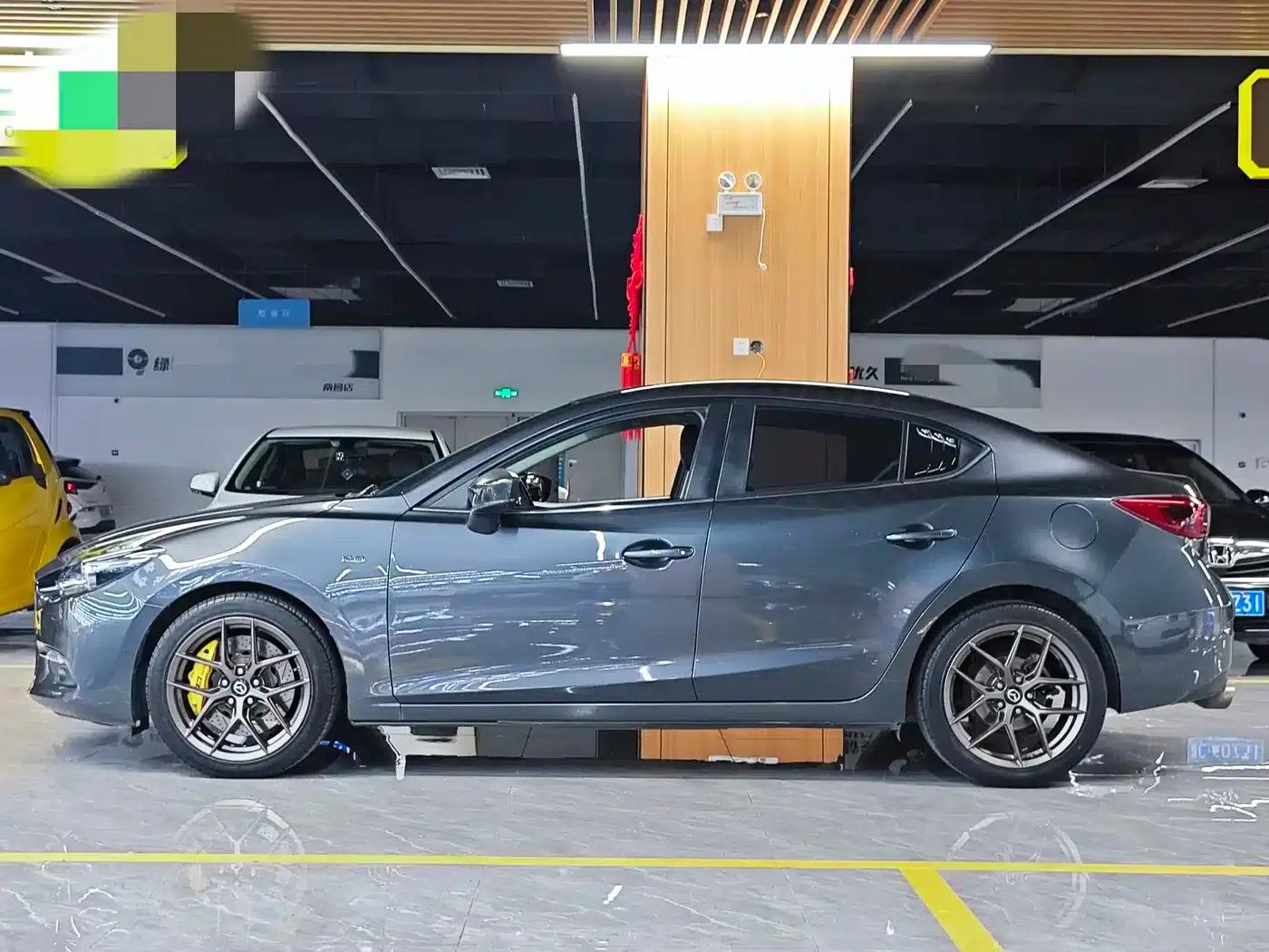 Mazda3 Axela 2017 Sedan 2.0L Automatic Premium (China V Emission Standard) — миниатюра 3