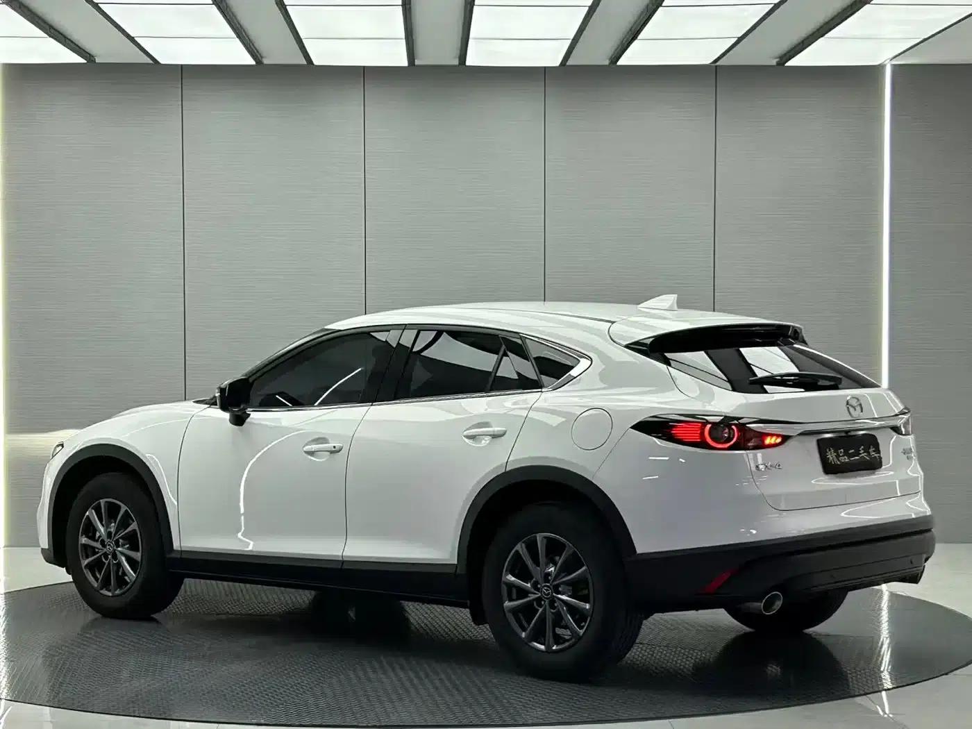 Mazda CX-4 2021 2.0L Automatic 2WD Blue Sky Vitality Edition — миниатюра 3