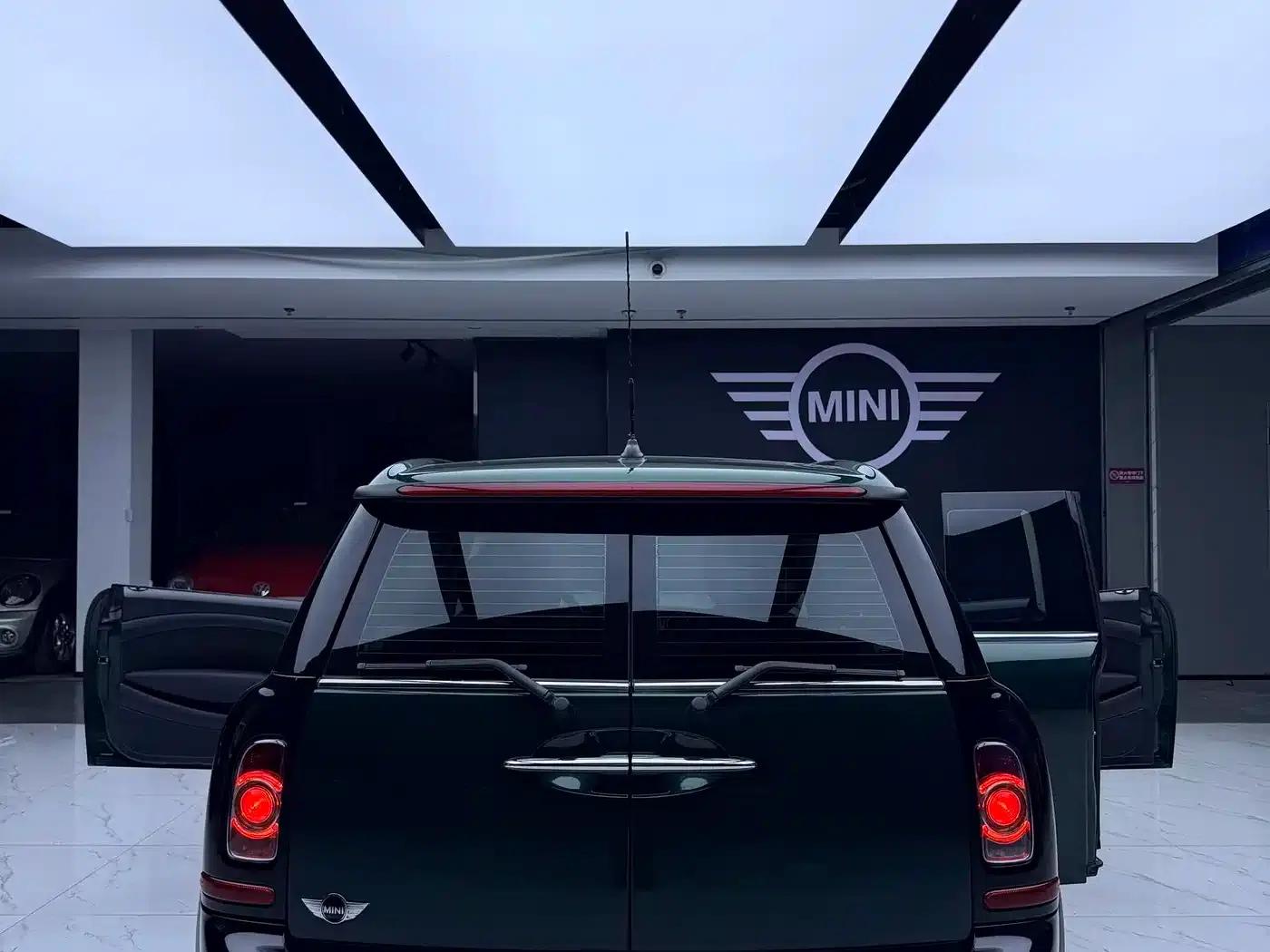MINI CLUBMAN 2011 1.6L ONE — миниатюра 3