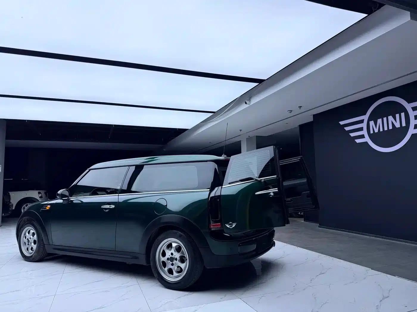 MINI CLUBMAN 2011 1.6L ONE — миниатюра 7