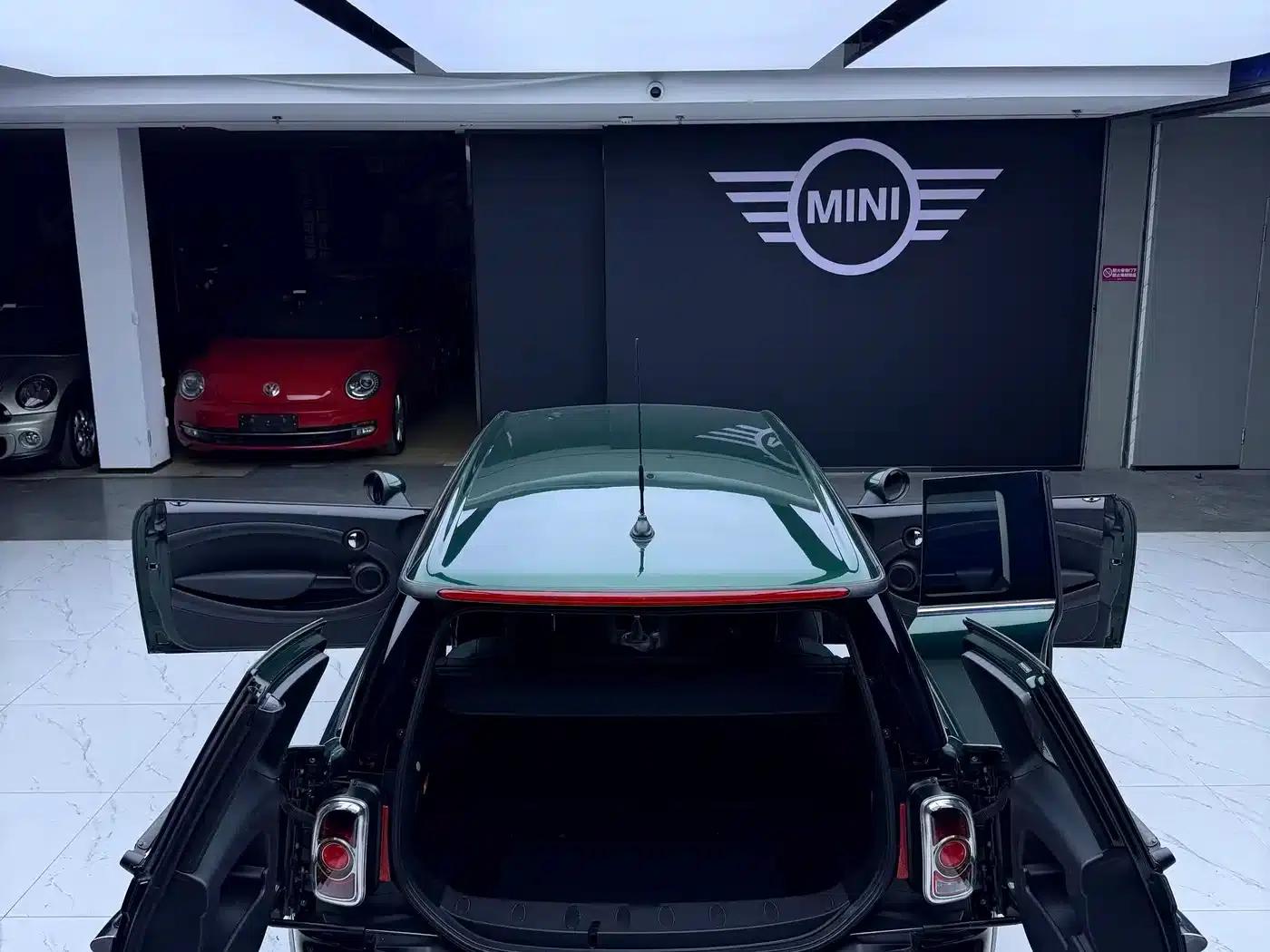 MINI CLUBMAN 2011 1.6L ONE — миниатюра 9