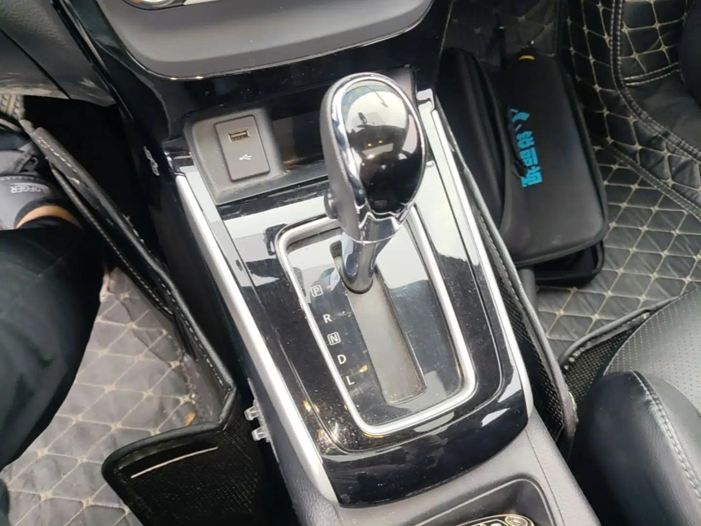 Nissan Sylphy 2019 1.6XV CVT Smart Connect Luxury Edition China VI Standard — миниатюра 17