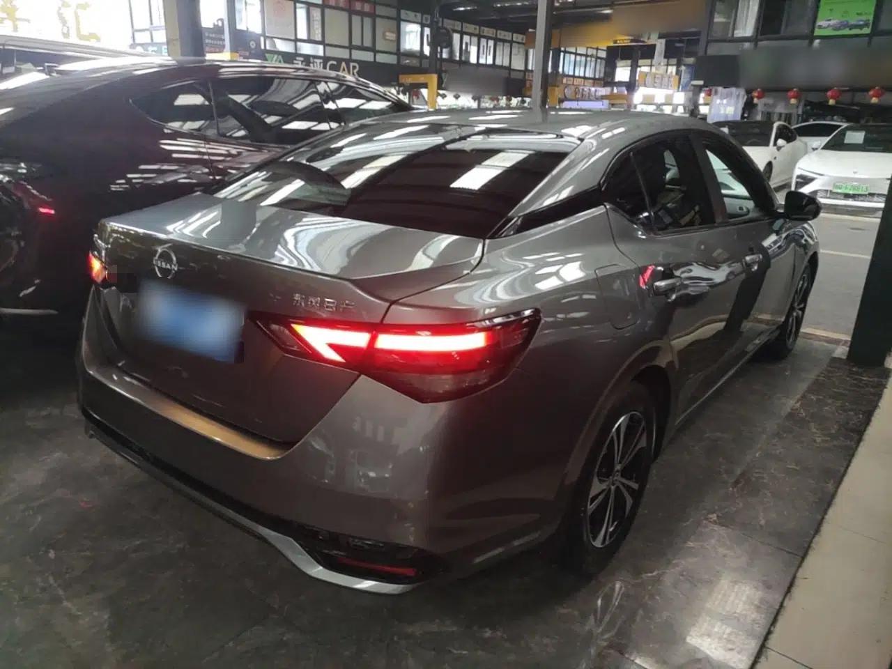 Nissan Sylphy 2023 1.6L CVT Enjoyment Edition — миниатюра 4