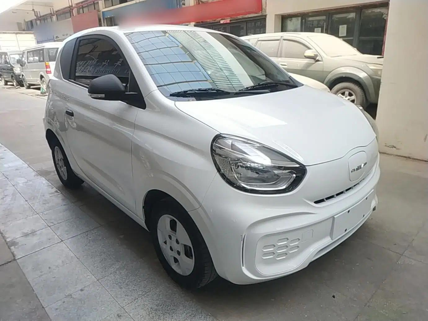 Roewe Clever 2021 302km Excellence Edition — миниатюра 3