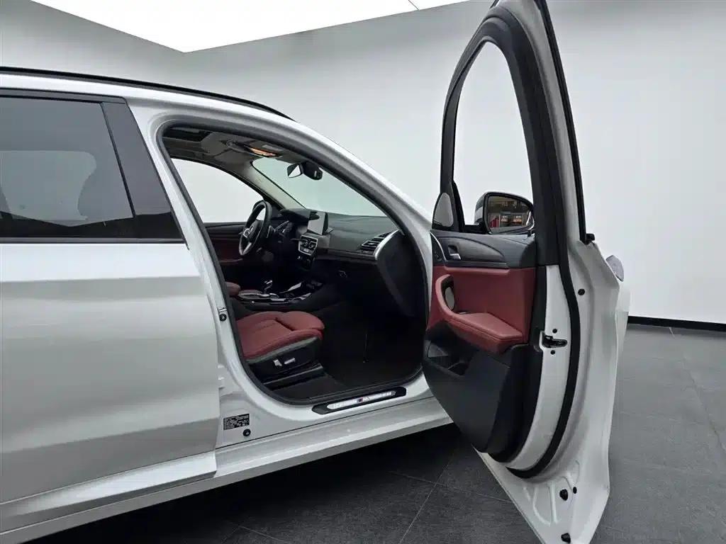 BMW X3 2022 xDrive30i Leading Edition M Sport Package — миниатюра 18