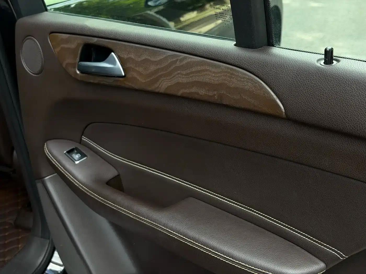2017 Mercedes-Benz GLE 320 4MATIC Dynamic — миниатюра 19