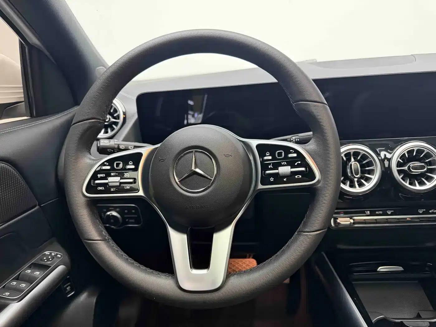 2022 Mercedes-Benz GLA 200 — миниатюра 3